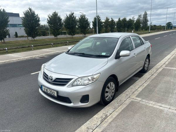 Toyota Corolla Saloon, Diesel, 2011, Silver