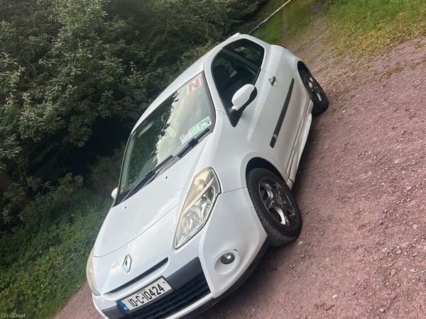 Renault Clio Hatchback, Ethanol Petrol, 2010, White