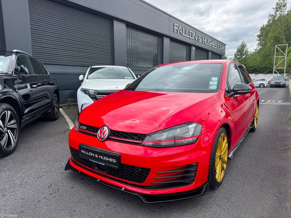 Volkswagen Golf Hatchback, Diesel, 2015, Red