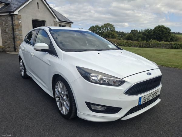 Ford Focus Hatchback, Petrol, 2015, White