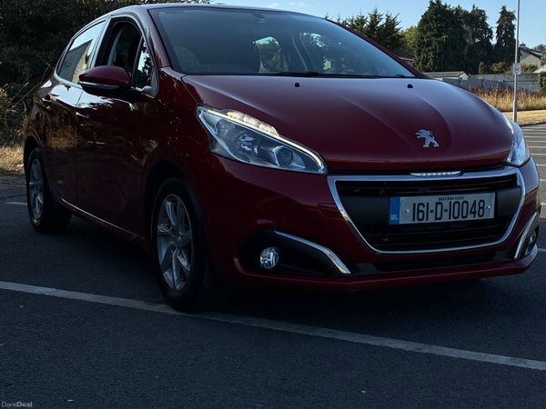 Peugeot 208 Hatchback, Petrol, 2016, Red