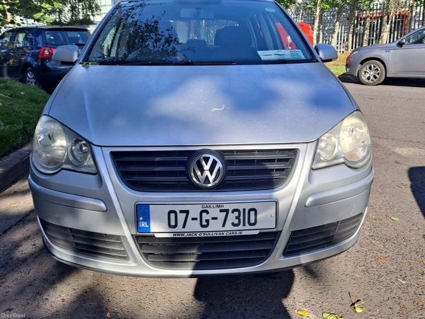 Volkswagen Polo Hatchback, Petrol, 2007, Silver