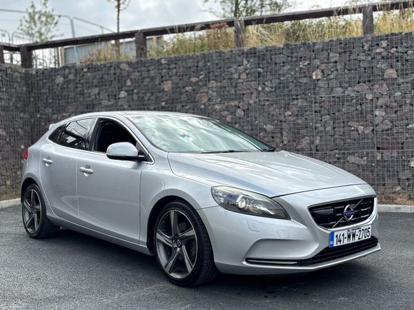 Volvo V40 Hatchback, Petrol, 2014, Silver
