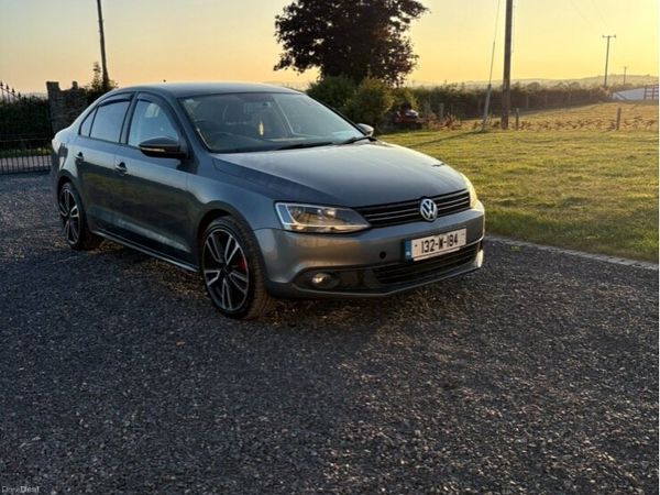Volkswagen Jetta Saloon, Diesel, 2013, Grey