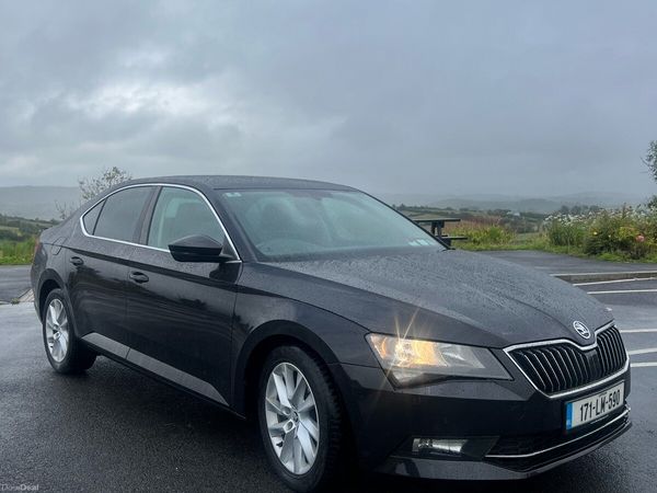 Skoda Superb Hatchback, Diesel, 2017, Black