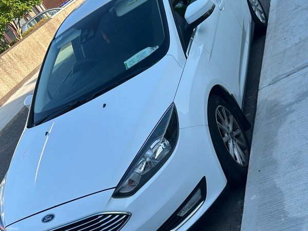 Ford Focus Hatchback, Petrol, 2015, White