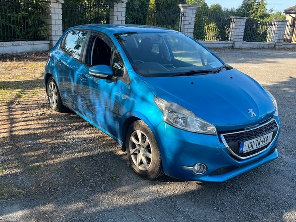 Peugeot 208 Hatchback, Petrol, 2013, Blue