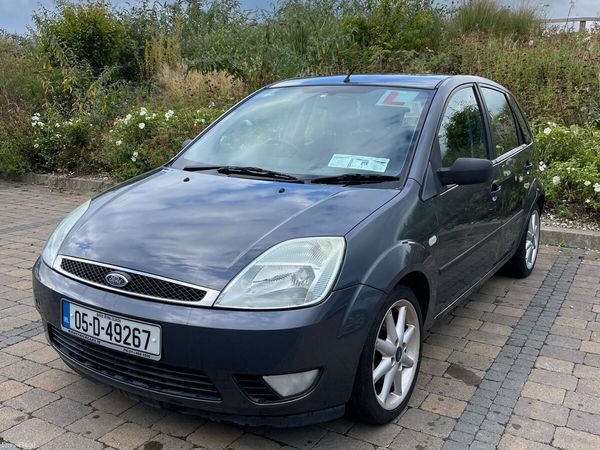 Ford Fiesta Hatchback, Petrol, 2005, Grey