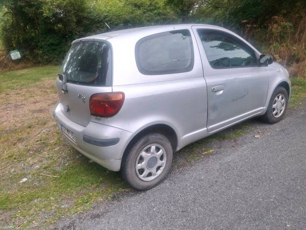 Toyota Yaris Hatchback, Petrol, 2003, Silver