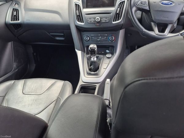 Ford Focus Hatchback, Petrol, 2016, Grey