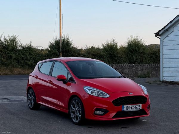 Ford Fiesta Hatchback, Petrol, 2019, Red