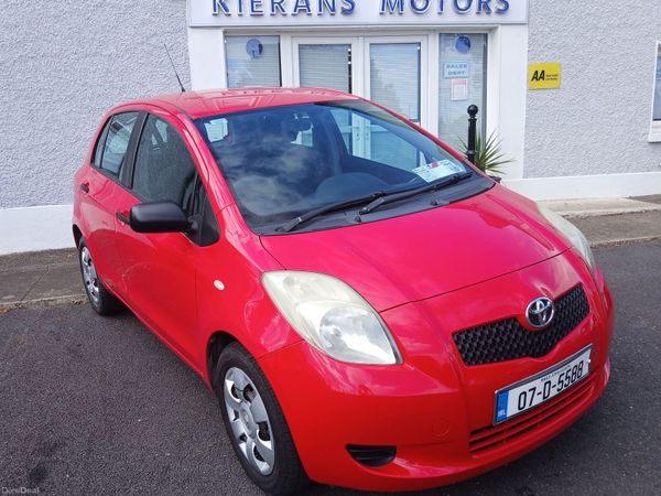 Toyota Yaris Hatchback, Petrol, 2007, Red