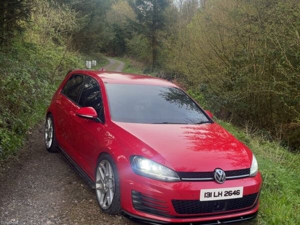 Volkswagen Golf Hatchback, Diesel, 2013, Red
