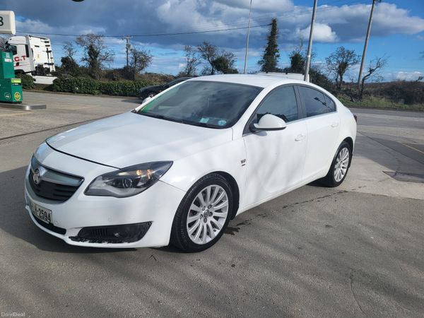 Vauxhall Insignia Hatchback, Diesel, 2014, White