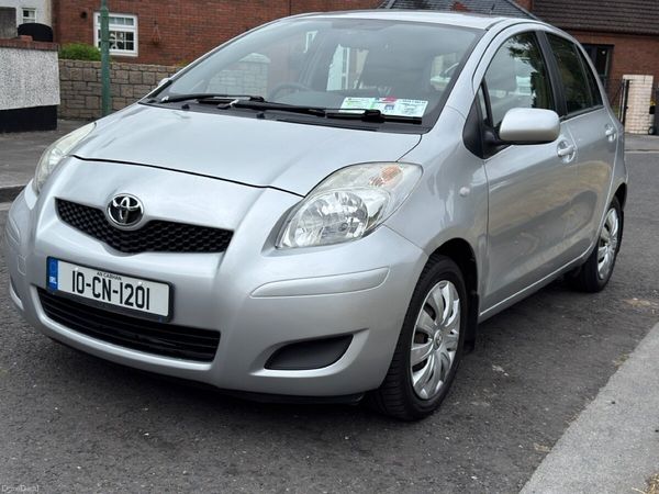 Toyota Yaris Hatchback, Petrol, 2010, Silver