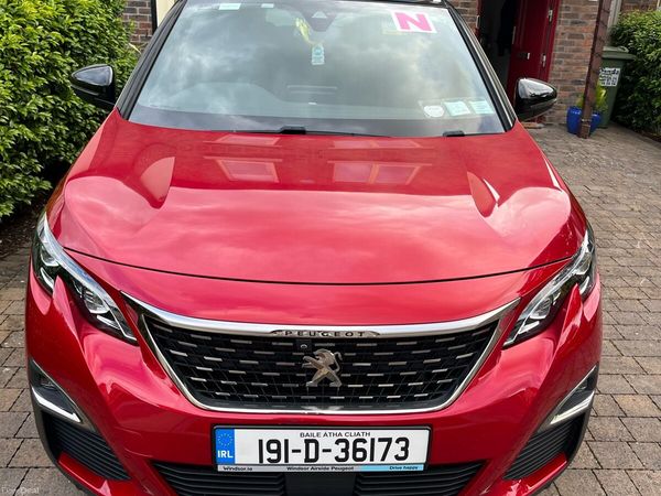 Peugeot 3008 MPV, Petrol, 2019, Red