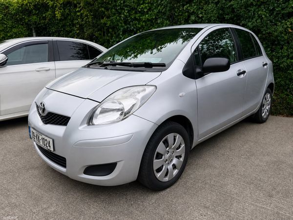 Toyota Yaris Hatchback, Petrol, 2009, Silver