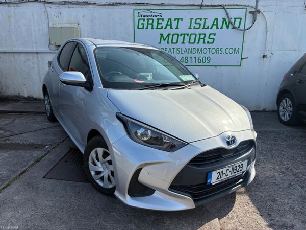 Toyota Yaris Hatchback, Petrol Hybrid, 2021, Silver
