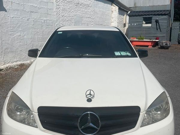Mercedes-Benz C-Class Saloon, Diesel, 2010, White