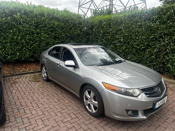 Honda Accord Saloon, Petrol, 2011, Silver
