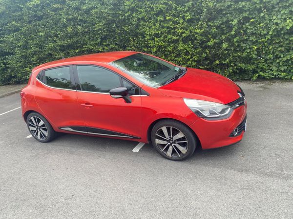 Renault Clio Hatchback, Diesel, 2015, Red