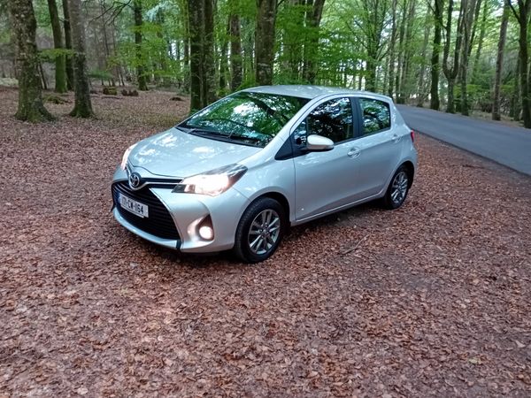Toyota Yaris Hatchback, Petrol, 2017, Grey