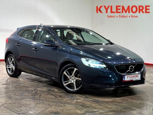 Volvo V40 Hatchback, Petrol, 2018, Blue