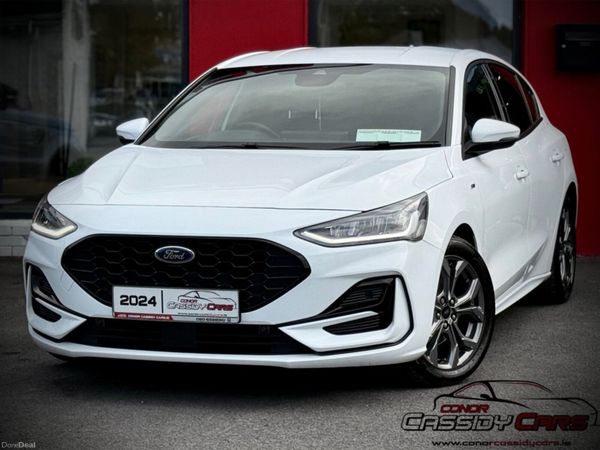 Ford Focus Hatchback, Petrol, 2024, White