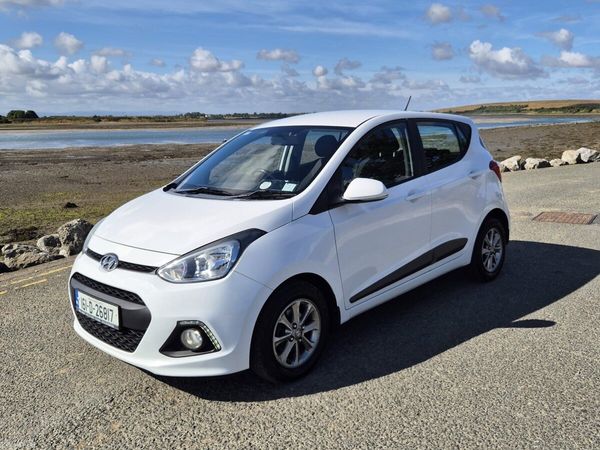 Hyundai i10 Hatchback, Petrol, 2016, White