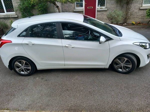 Hyundai i30 Hatchback, Diesel, 2016, White