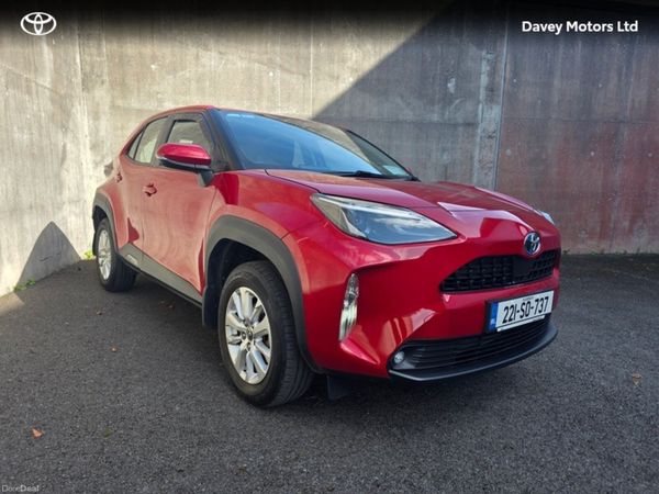 Toyota Yaris Cross Hatchback, Petrol Hybrid, 2022, Red
