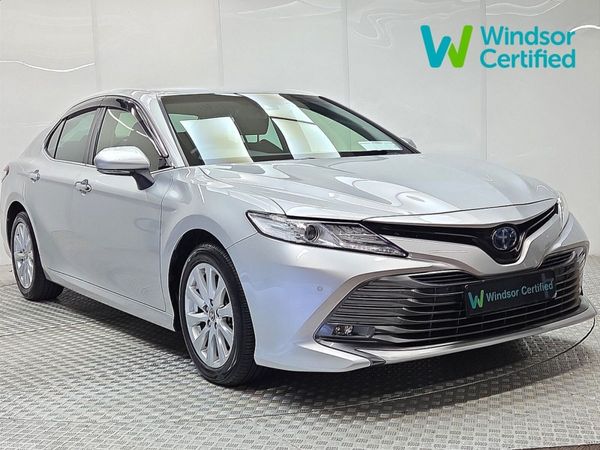 Toyota Camry Saloon, Petrol Hybrid, 2021, Silver
