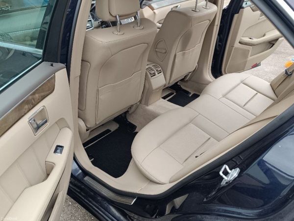 Mercedes-Benz E-Class Saloon, Diesel, 2010, Blue