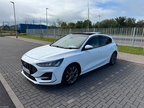 Ford Focus Hatchback, Petrol, 2023, White