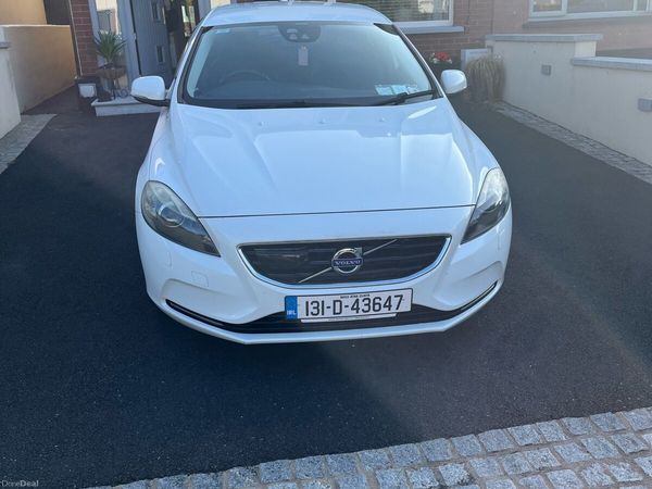 Volvo V40 Hatchback, Petrol, 2013, White