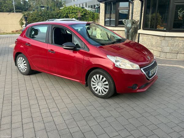 Peugeot 208 Hatchback, Petrol, 2014, Red