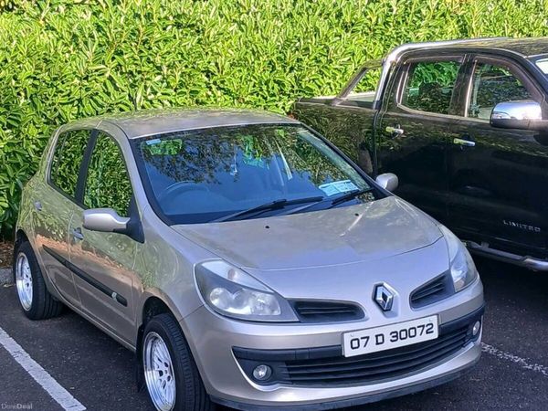 Renault Clio Hatchback, Petrol, 2007, Yellow