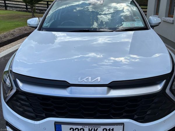 Kia Sportage SUV, Diesel Hybrid, 2022, White