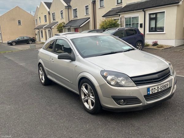 Opel Astra Hatchback, Petrol, 2007, Silver