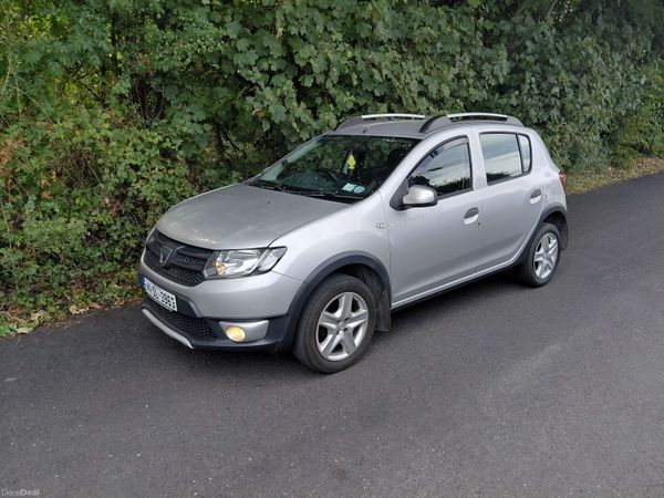 Dacia Sandero Stepway Hatchback, Diesel, 2014, Silver