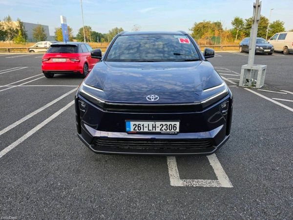 Toyota bZ4X Estate/Jeep, Electric, 2026, Blue