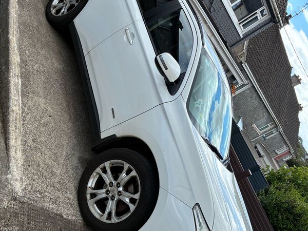 Mitsubishi Outlander SUV, Diesel, 2013, White