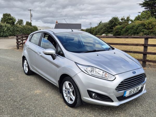 Ford Fiesta Hatchback, Petrol, 2015, Silver