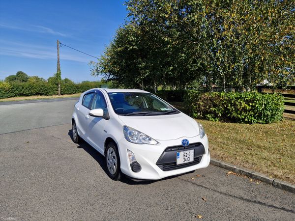 Toyota Aqua Hatchback, Petrol Hybrid, 2015, White