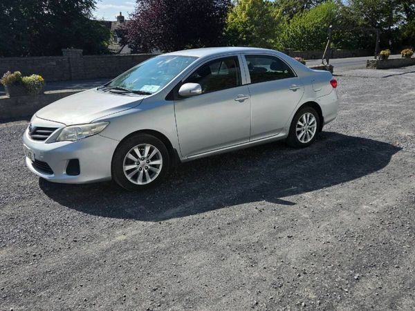 Toyota Corolla Saloon, Diesel, 2012, Silver