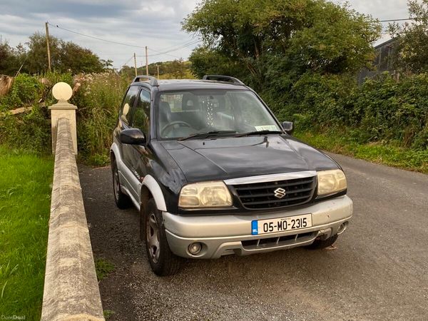 Suzuki Grand Vitara SUV, Petrol, 2005, Black