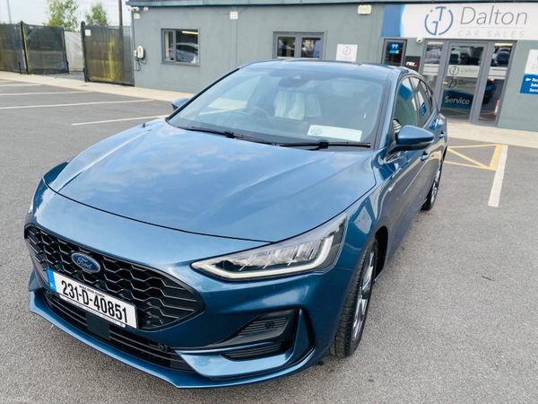 Ford Focus Hatchback, Diesel, 2023, Blue