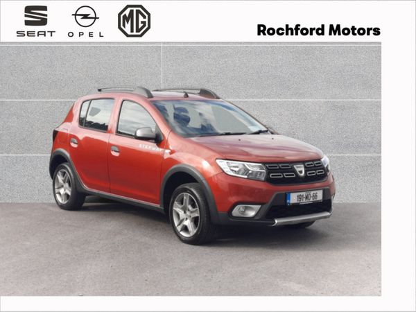 Dacia Sandero Hatchback, Petrol, 2019, Red