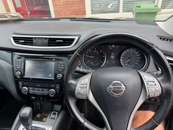 Nissan Qashqai Hatchback, Diesel, 2016, Brown