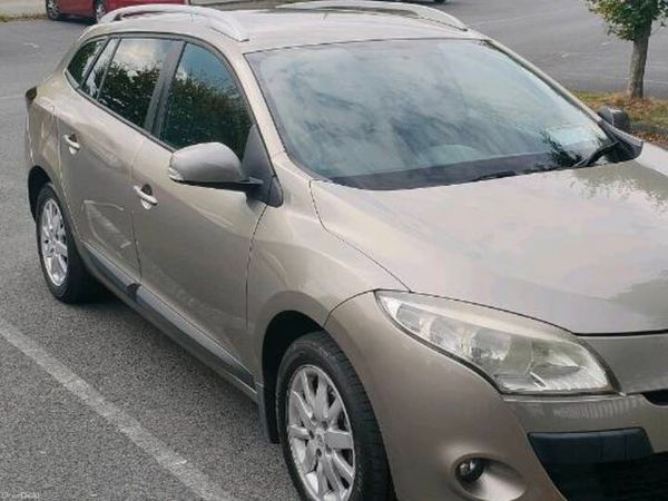 Renault Megane Estate, Diesel, 2011, Gold